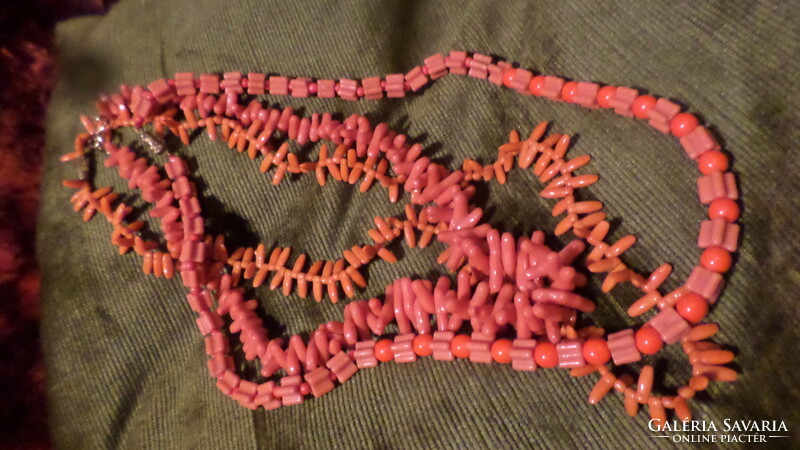 Action ! Necklace made of 3 coral-colored glass beads, together (45-53-54 cm)