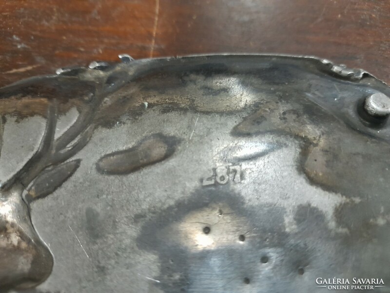 Old tin hunter, deer table serving tray. 15 Cm. Marked.