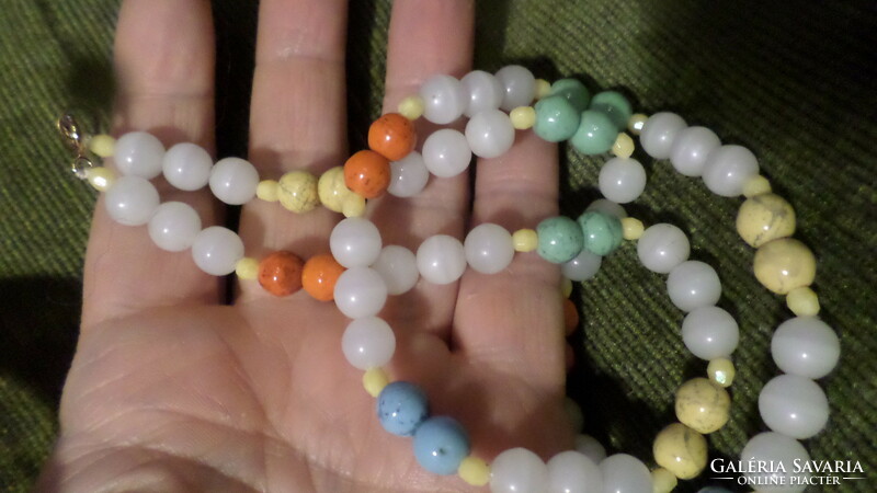 53 cm retro necklace made of glass beads.
