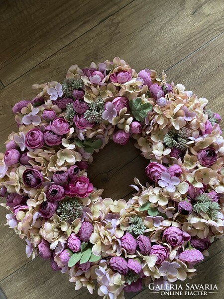 Richly decorated spring, Easter wreath ... hydrangea, buttercup