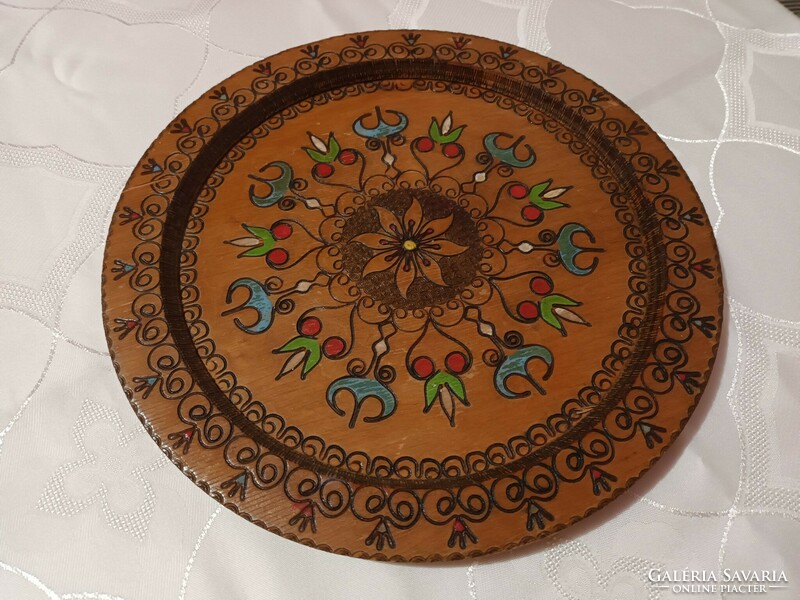Beautiful flower vase - diameter 29 cm - wooden carved wall plate