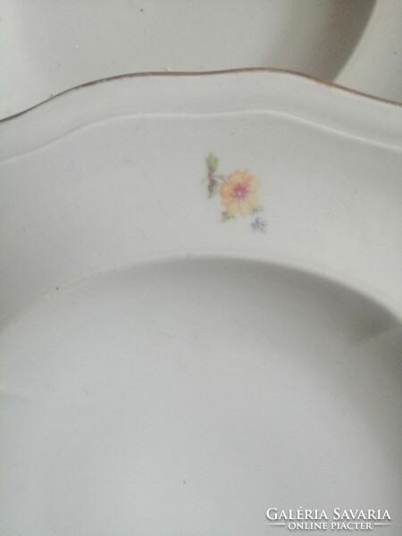 Zsolnay tányér. Szórt virágos mely 24 cm