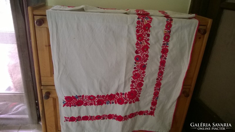 Matyó pattern runner with red-blue color, 124x65 cm