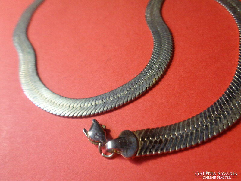 Necklace, with flattened eyes, 60 cm, the lock needs to be repaired