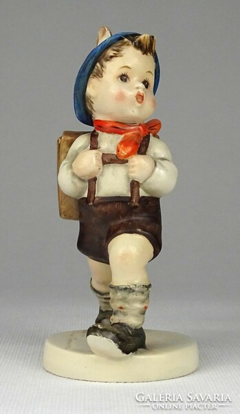 1Q685 Régi kalapos fiú Hummel porcelán figura 12.5 cm