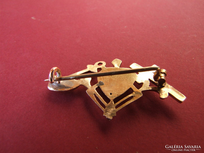 Antique gold colored brooch (808783)