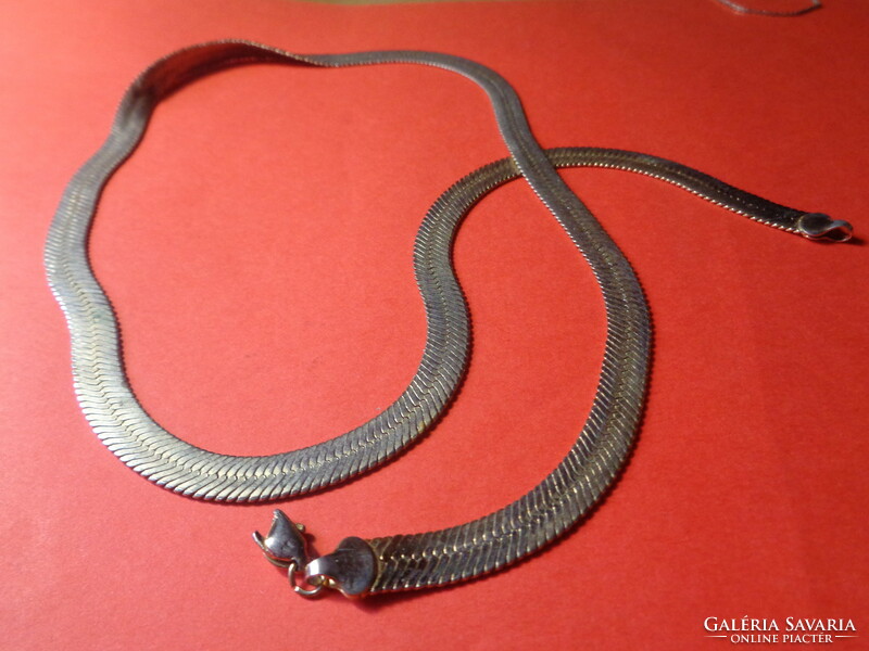 Necklace, with flattened eyes, 60 cm, the lock needs to be repaired