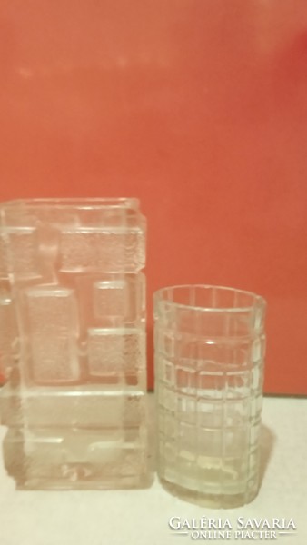 Jó nehéz fehér üveg váza és 1 kisebb ovális váza