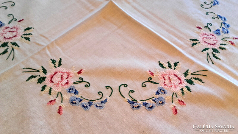 Rose forget-me-not cross-stitched vintage embroidered tablecloth 130x130 -art&decoration