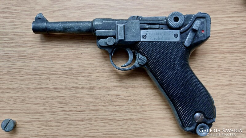 Luger P08 pisztoly replika