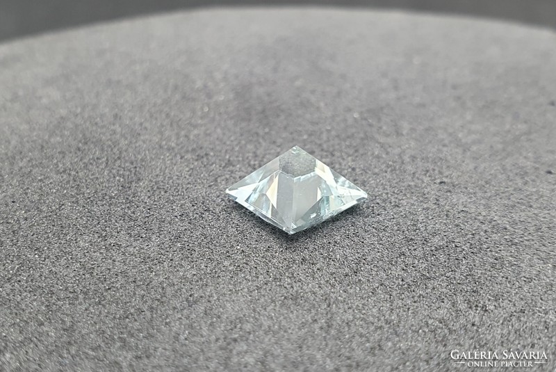 Princess cut aquamarine 2.39 Carats. With certification.