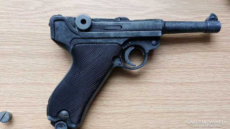 Luger P08 pisztoly replika