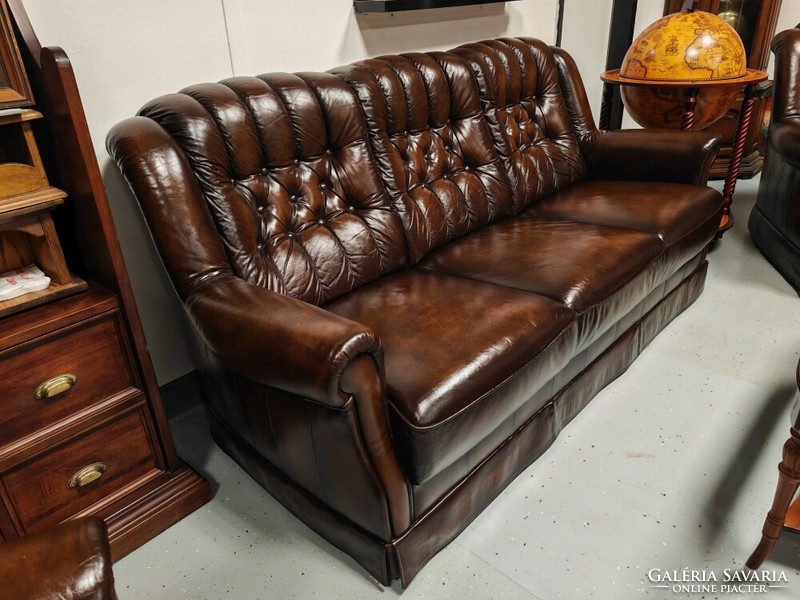 Extra rare antique chesterfield sofa, beautiful antiqued brown leather, in patina condition