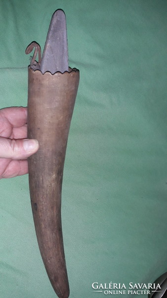 Antique hired tool accessory scythe stone, grinding stone holder horn, tulse can be hung on the waist as shown in the pictures