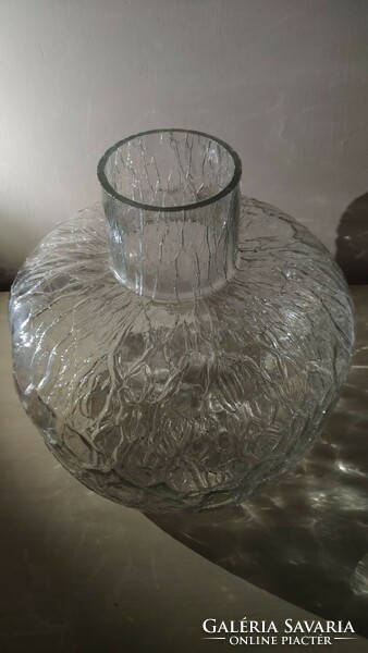 A special crackle glass vase with a large size