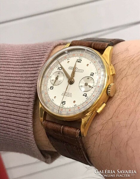 18K chronograph gold watch
