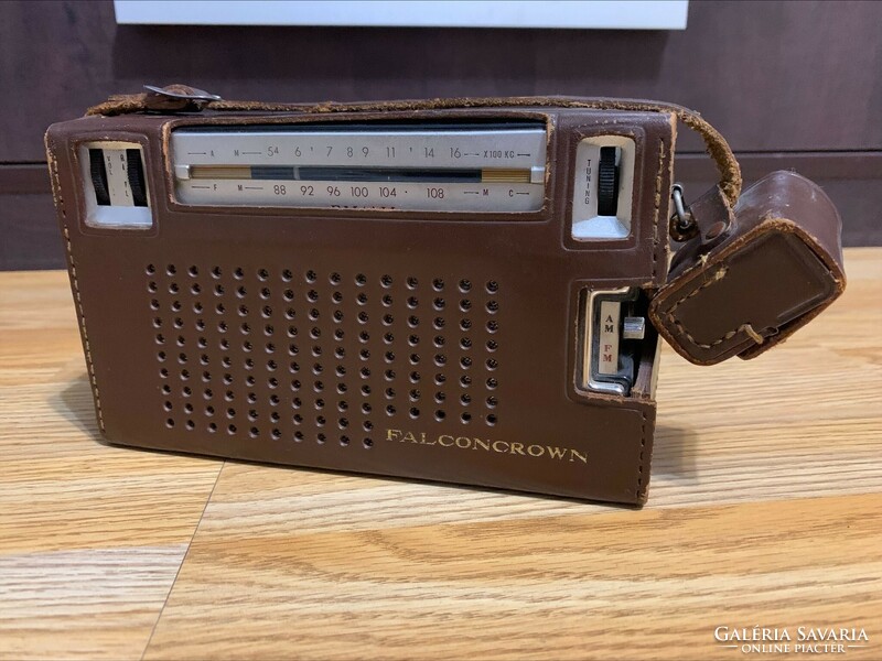 Rare falconcrown retro small radio