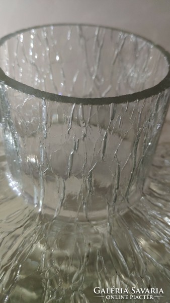 A special crackle glass vase with a large size