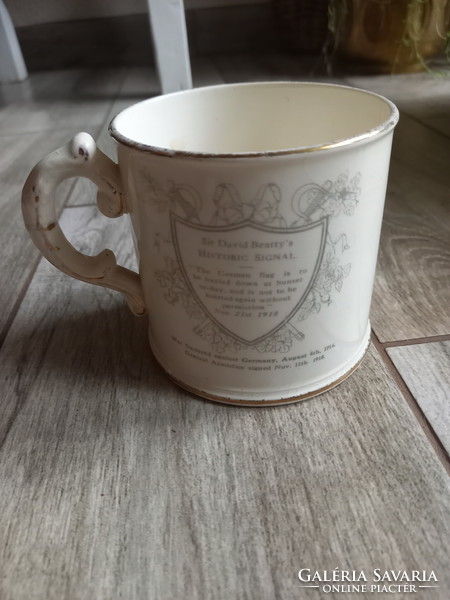 World War I British porcelain commemorative cup (8.7x8.8x11.8 cm)