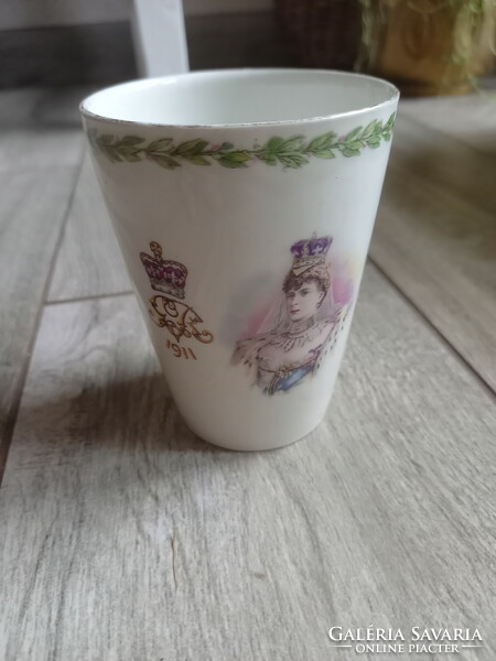 Brit királyi koronázási porcelán emlékpohár (1911)