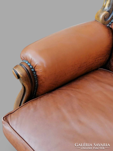 Baroque chesterfield sofa