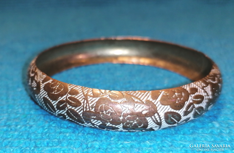 Bracelet with rose pattern(220)