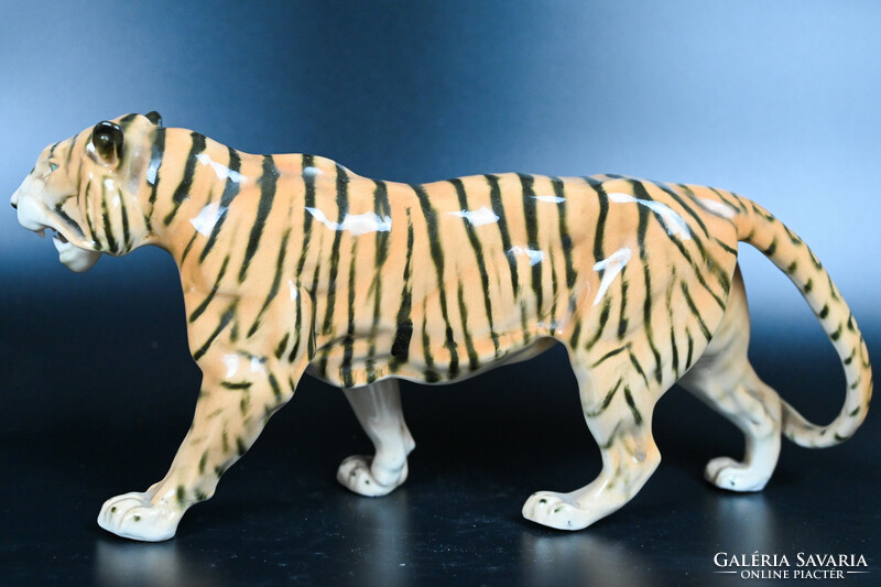 Karl ens large porcelain statue, tiger