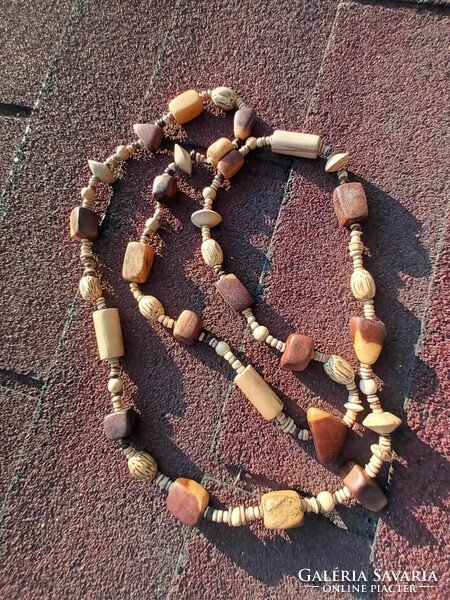 Impressive wooden necklace - string of wooden beads necklaces