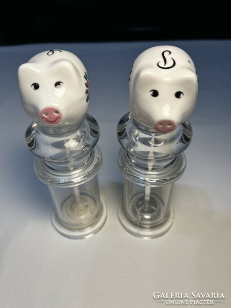 2 salt and pepper graters + porcelain table salt and pepper holder two in one