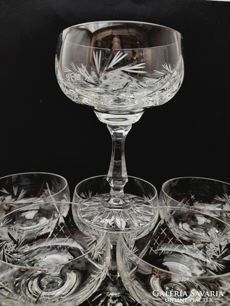 Csiszolt kristály talpas pezsgős vagy likőrös pohár készlet, 6 db egyben