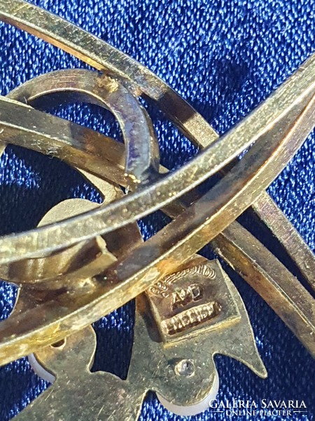 Andreas daub gold-plated brooch
