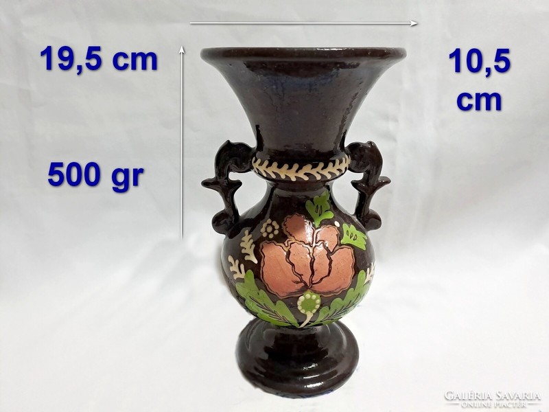 Nagyon szép, kézzel festett, jelzett Korondi kerámia füles váza 19,5 cm