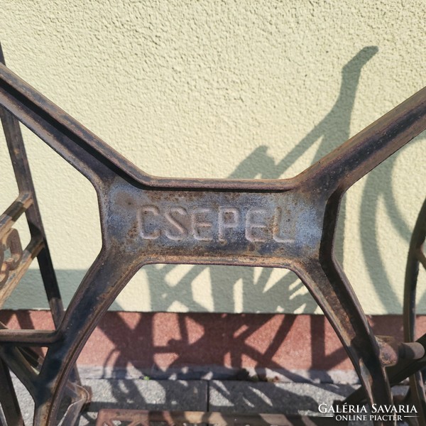 Csepel cast iron sewing machine foot, stand, weiss manférd mark in the foot drive/pedal