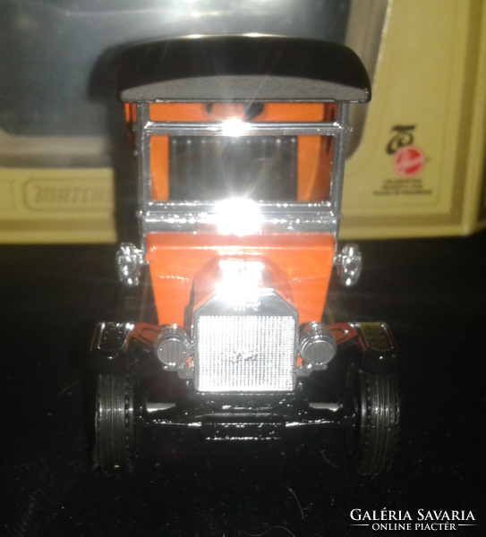 Matchbox Y-12 1912 Ford model T "The Hoover It Beats ..." - Made in England (1978) dobozban