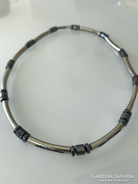 Hematite necklace with stainless steel inserts, 46 cm long