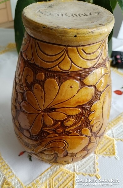 Showy Korund vase