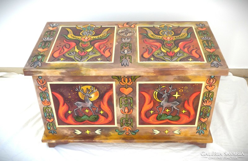 Tulip chest, painted individual tulip chests can be ordered