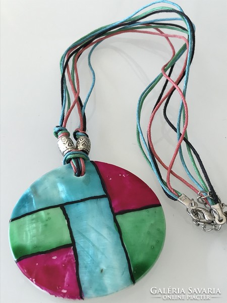 Shell pendant necklace on colorful cord, 52 cm long