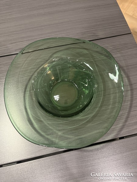 Glass serving