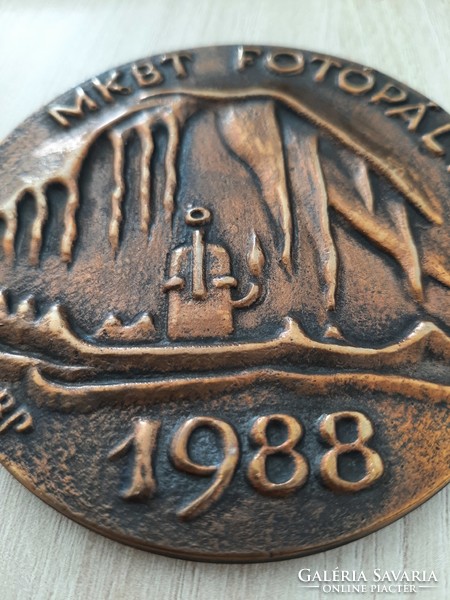 A Magyar Karszt- és Barlangkutató Társulat (rövidítve MKBT) fotópályázat bronz emlékérem 1988
