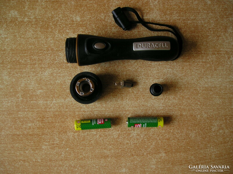 Duracell traditional (incandescent) flashlight - 15.5 cm.