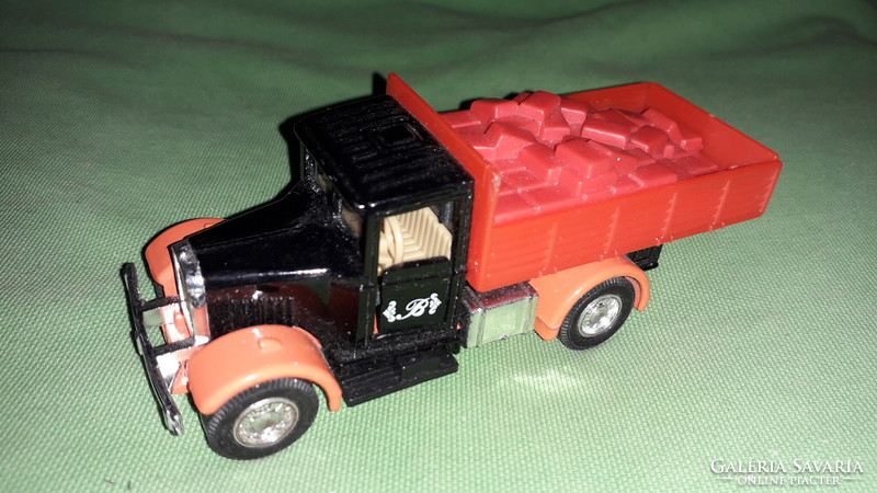 Retro FORD platós kisteherautó téglaszállító nyitható ajtókkal 1:43 kitűnő állapotba a képek szerint