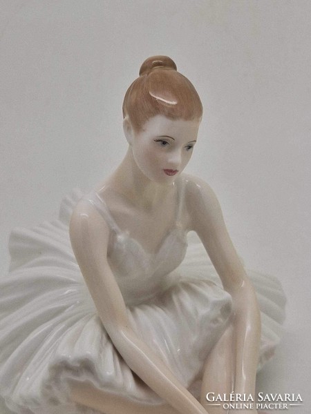 Royal Worcester limitált kiadású angol porcelán balerina 12.5cm
