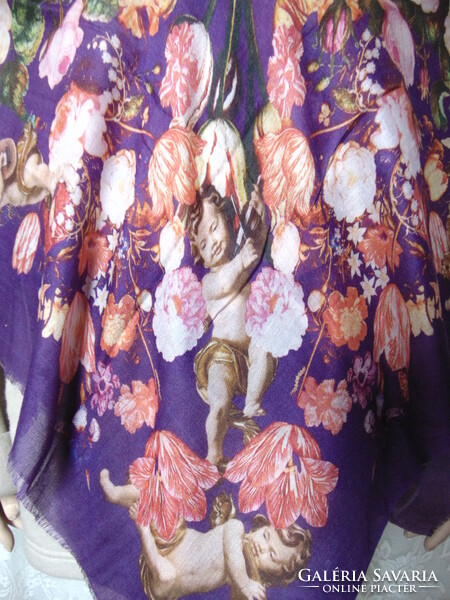 Barokk püspöklila kendő puttókkal, virágokkal
