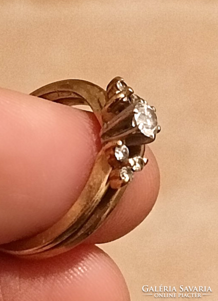14 Kt gold and 0.5 Ct brill stone ring - the price is not negotiable!
