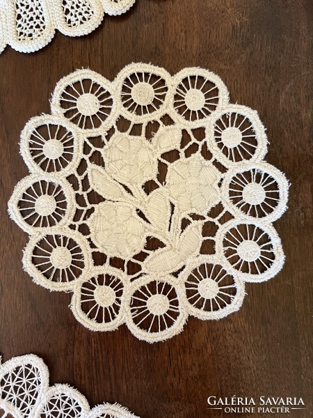 3 Small white Kalocsa risels and a small crochet tablecloth in one