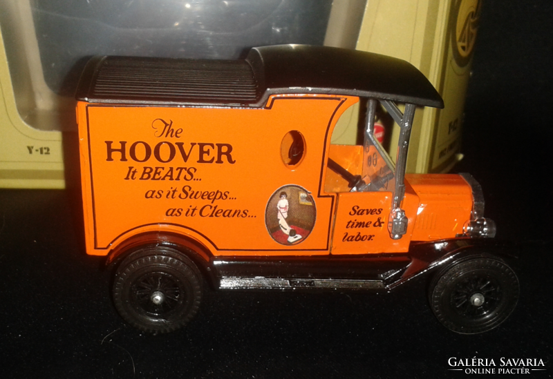 Matchbox Y-12 1912 Ford model T "The Hoover It Beats ..." - Made in England (1978) dobozban