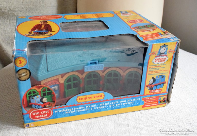 Thomas steam train and friends train toy railway car color Thomas & friends take along engine shed