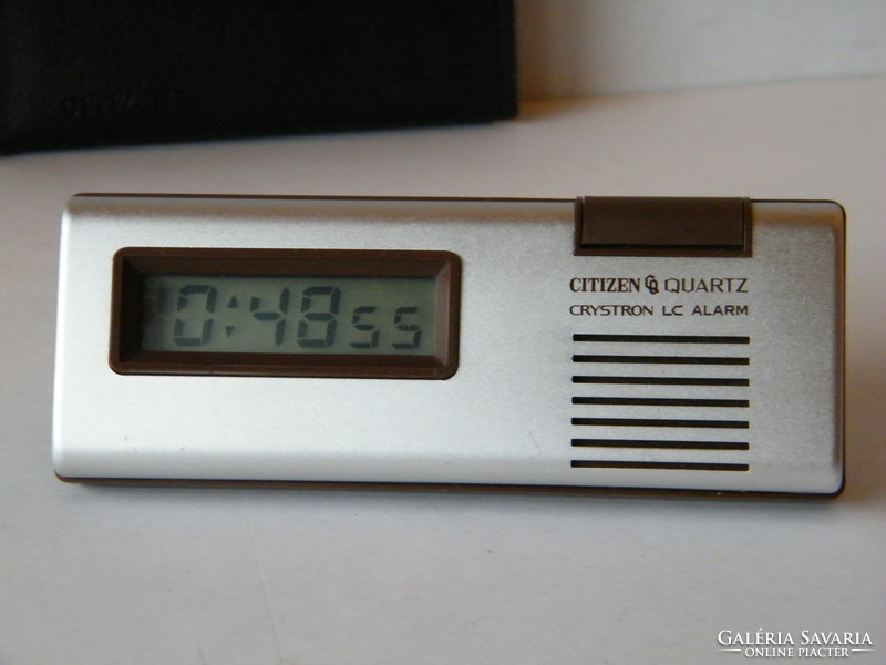 Citizen quartz crystron lc alarm japanese table clock (1970)