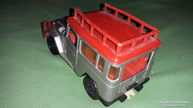 Very nice condition toyota land cruiser safari 4x4 car 1:43 in excellent condition according to the pictures